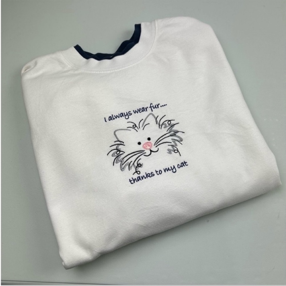 I always wear fur thanks to my cat vintage sweatshirt